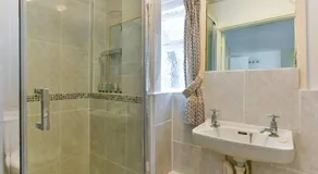 Ockhams Farm Guest House - Image 2