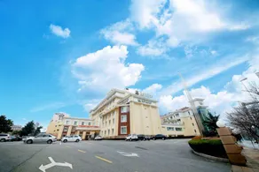 Century Mandarin Hotel - Image 3