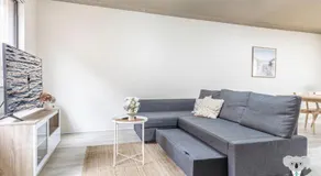 KozyGuru | Cabramatta | Spacious 3BR Townhouse - Image 2