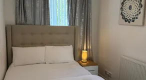 Double Room on a quiet neighbourhood - Image 2
