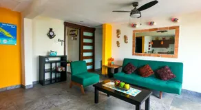 Cande's Apartments - Image 4