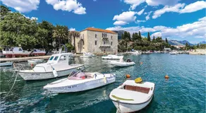 Lovely Apartment In Kastel Luksic With Wifi - Image 3