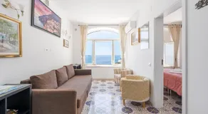 Alexa & Ella House - Image 2
