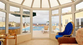 Appartement de luxe avec piscine, bain à remous et d'assurance Hébergement gratuit - Image 2