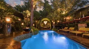 Courtyard Terrace Loft Dallas Pool City Access - Image 4