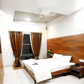 Hotel Vrindavan Vatika - Image 4