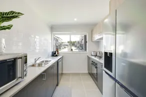 Stylish, Modern 3BR Charmhaven Getaway - Image 4