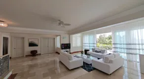 Casa de Campo Luxury Villa with private Pool & Jacuzzi, Near Beach, Marina, Golf, Restaurants & Altos de Chavon - Image 2
