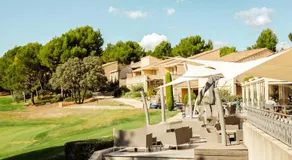 LA PERLE DE PROVENCE-Magnifique Vue CLIM LINGE Golf Saumane 6P Piscine Tennis - Image 4