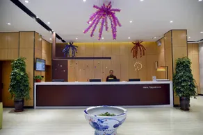 IU Hotel Shijiazhuang Zhengding Dafo Temple Rongguo Massion - Image 2
