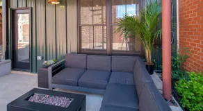 2BR Capitol hill delight, with private parking - Image 3