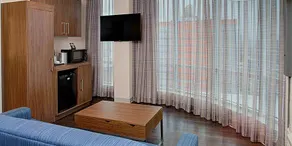 Holiday Inn Express - Bronx NYC - Yankee Stadium - Image 5