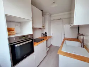 Private room & parking in shared apartment - Image 3