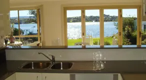 Lakeside Cottage Primbee - Absolut Waterfront Position - Image 4