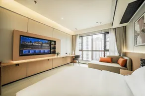 Four Seasons Hotel - Image 2
