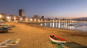 HomeForGuest Apartment next to Las Canteras with FREE Parking - Image 4