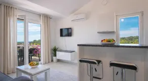 LUNA Residence - Image 2