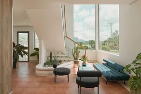California Hotel - Image 5