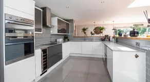 Das Luxus-Haus „The Stables“! – bietet Platz für 18 Gäste in 7 Schlafzimmern - Image 3
