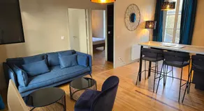 Au Loup Historic Apartments - Image 2