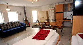 Niros Bed & Breakfast - Image 2