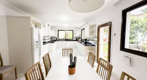 Dragon Tree Villa Ocean & Teide Views Spacious Home for Groups - Image 4