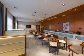 Huada Light Luxury Hotel - Image 2