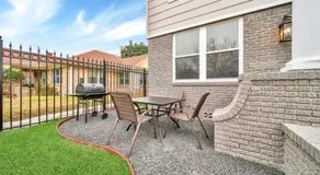 Home in Greater Third Ward - Image 3