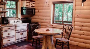Cricket Hill Treehouse by Amish Country Lodging - Image 3