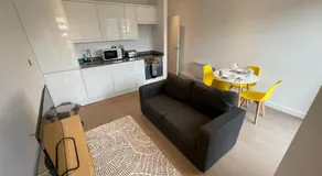 Pearl Bay - One bedroom Luxury Apartment in St Albans - Image 4