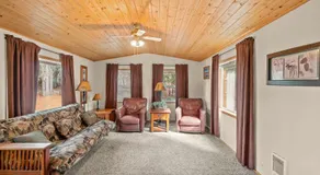 Willamette Pass Inn & Chalets - Image 3