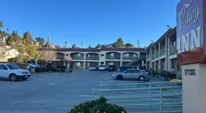 Valley Inn - Image 5