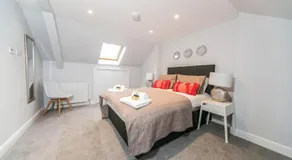 Helena House - Image 2
