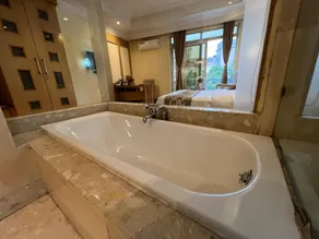 Hotel Inaya Suites - Rooms with Bathtub - Image 5