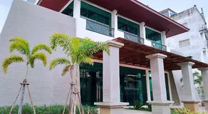 Mayflower Grande Suite Hotel - Image 2