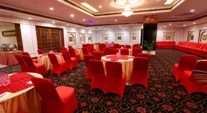 Hotel Meraden Grand - Image 5