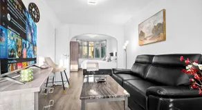 Marcot House Modern 5 bedroom house Solihull 10 mins drive from bhx & nec private off road parking - Image 2