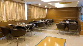 Royale Regency - Image 5