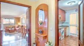 Elegant apartment in Marbella with sea and mountain view. - Image 1