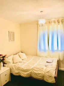 Comfortable double room close to the city centre - Image 3