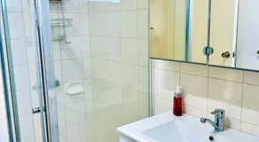 Spacious and cosy 2BR in Balwyn - Image 2