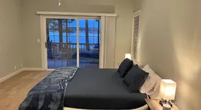 Modern 3br Lake front home - Image 2