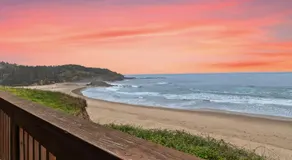 Sunset Haven Oceanfront Hotel - Image 4
