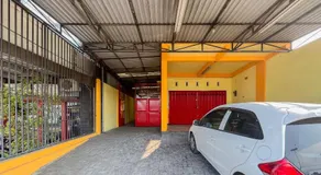 Sion Homestay Mitra RedDoorz near Terminal Kertajaya Mojokerto - Image 5