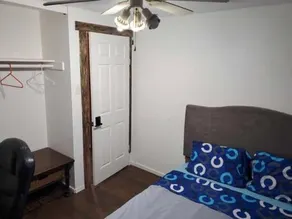 Bedroom in cozy townhome - Image 5