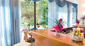 Renzo Hotel - Image 4