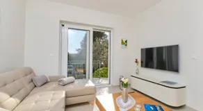 Exclusive Apartments Milahomes by the sea, boot mooring and private parking - Image 2