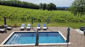 A L'OMBRE DE LA TREILLE -Proche Saint-Emilion - Image 2
