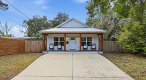 Cozy Coastal Cottage Minutes to Beach and Downtown - Image 4