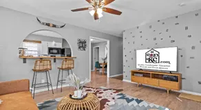 Boho Lounge - Pet Friendly Home Close to I-35 & KC - Image 4